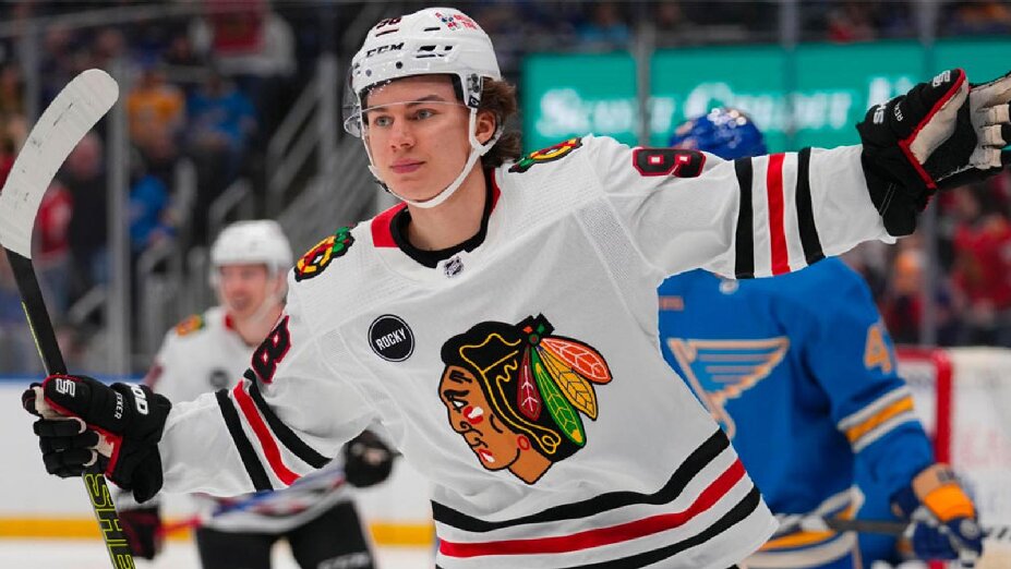 Le duel entre Patrick Kane et Connor Bedard aura finalement lieu en 2024